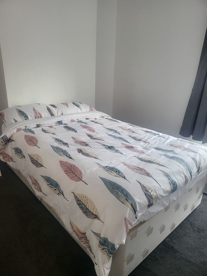 Room Saint Michael's Road in Stoke-on-Trent