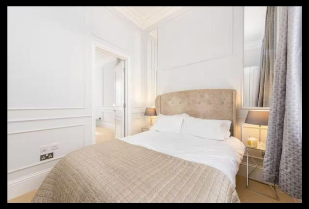 Flat Gloucester Gardens in City of Westminster