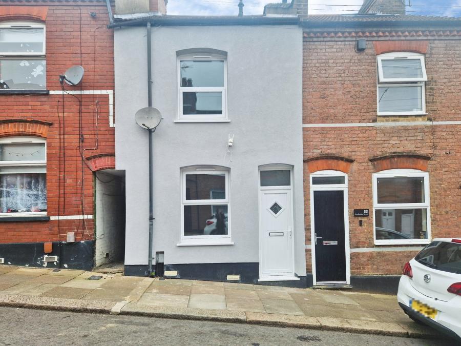 Flat Cambridge Street in Luton