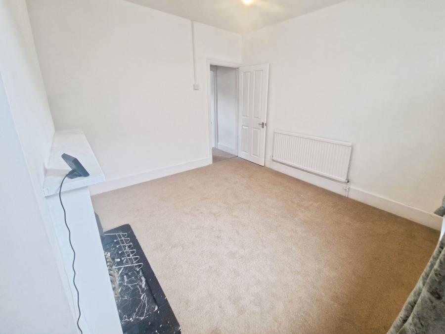 Flat Cambridge Street in Luton