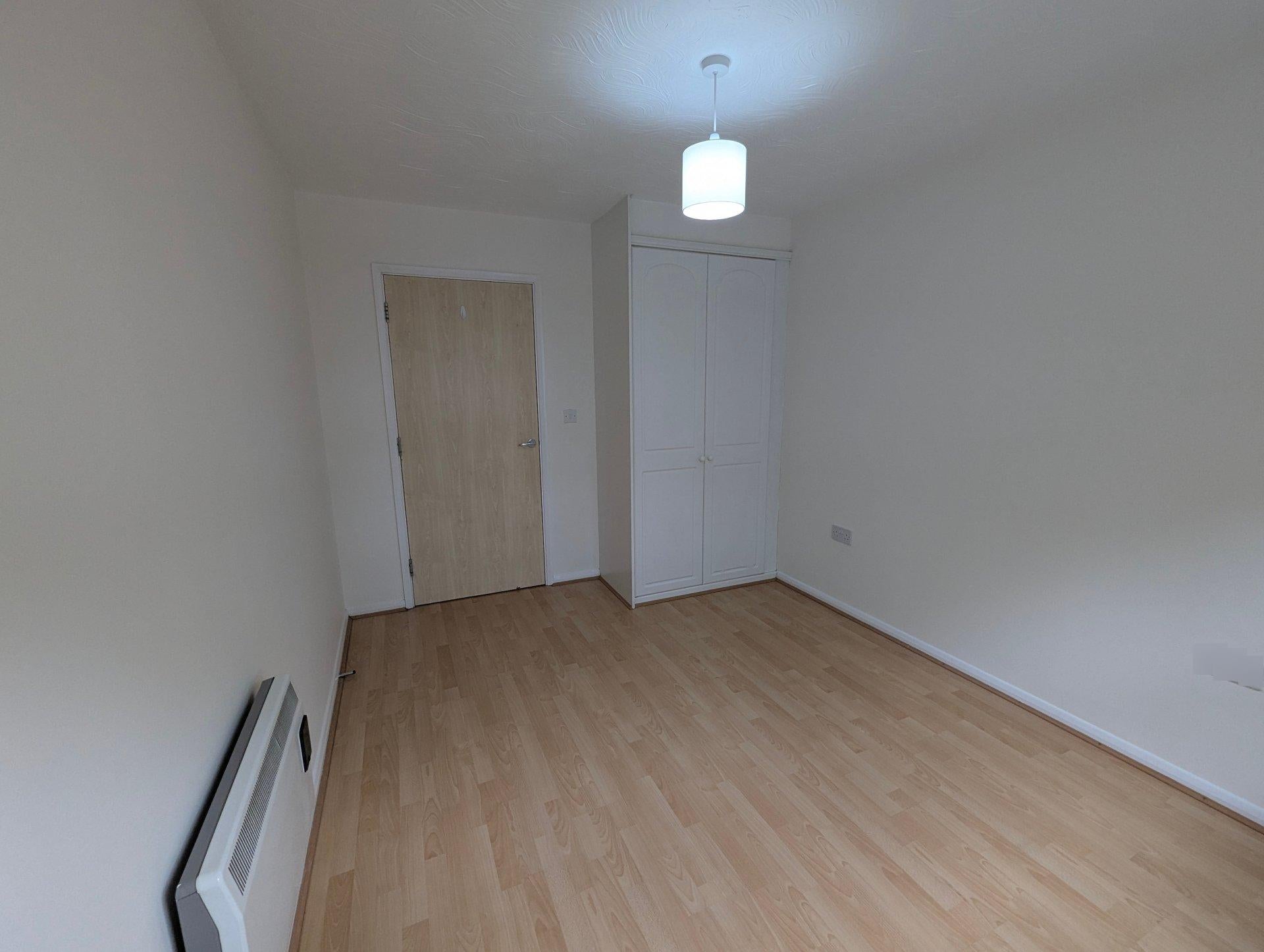 Flat Gillquart Way in Coventry