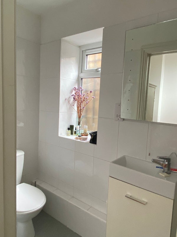 Room Lower Clapton Road in Greater London