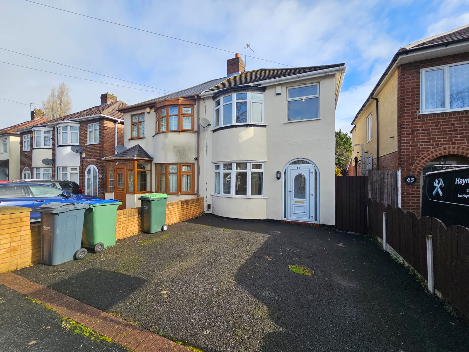 House Davis Avenue in Sandwell