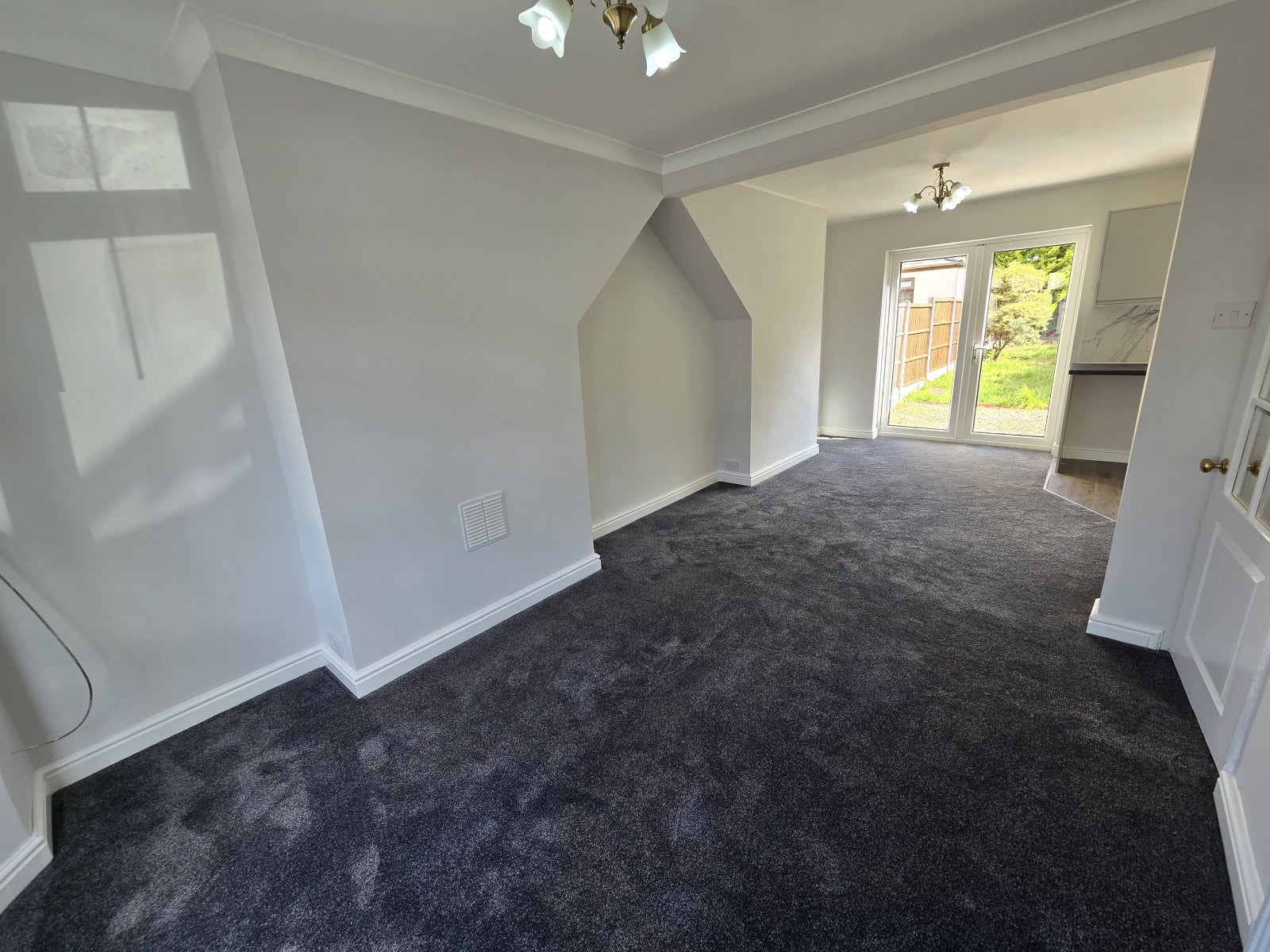 House Davis Avenue in Sandwell