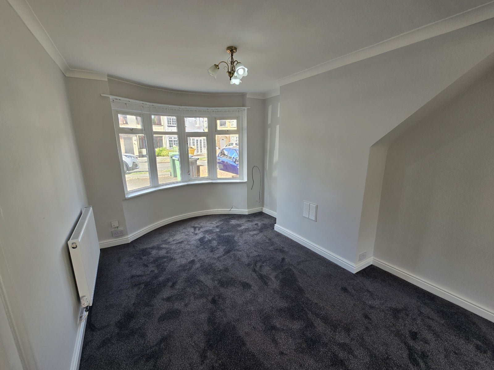 House Davis Avenue in Sandwell