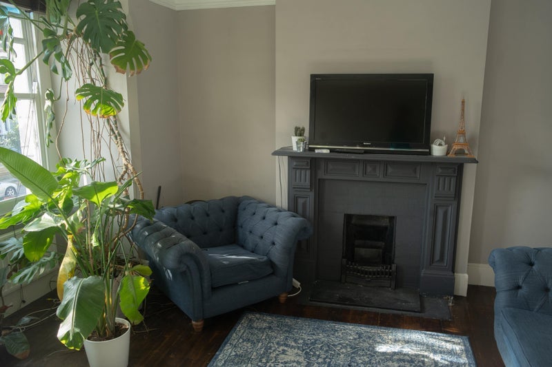 Room Barry Road in Greater London