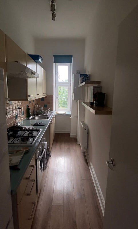Room Sandbank Street in Glasgow