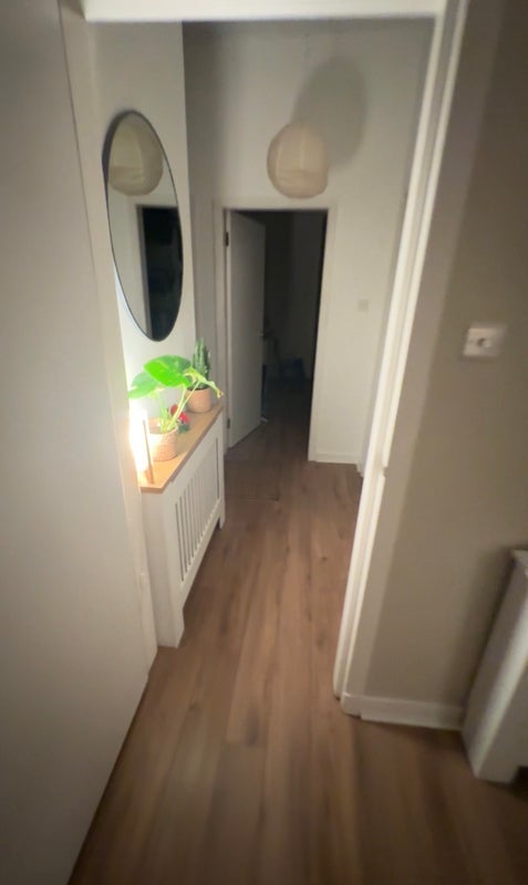 Room Sandbank Street in Glasgow