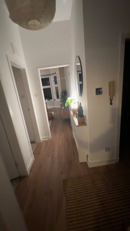 Room Sandbank Street in Glasgow