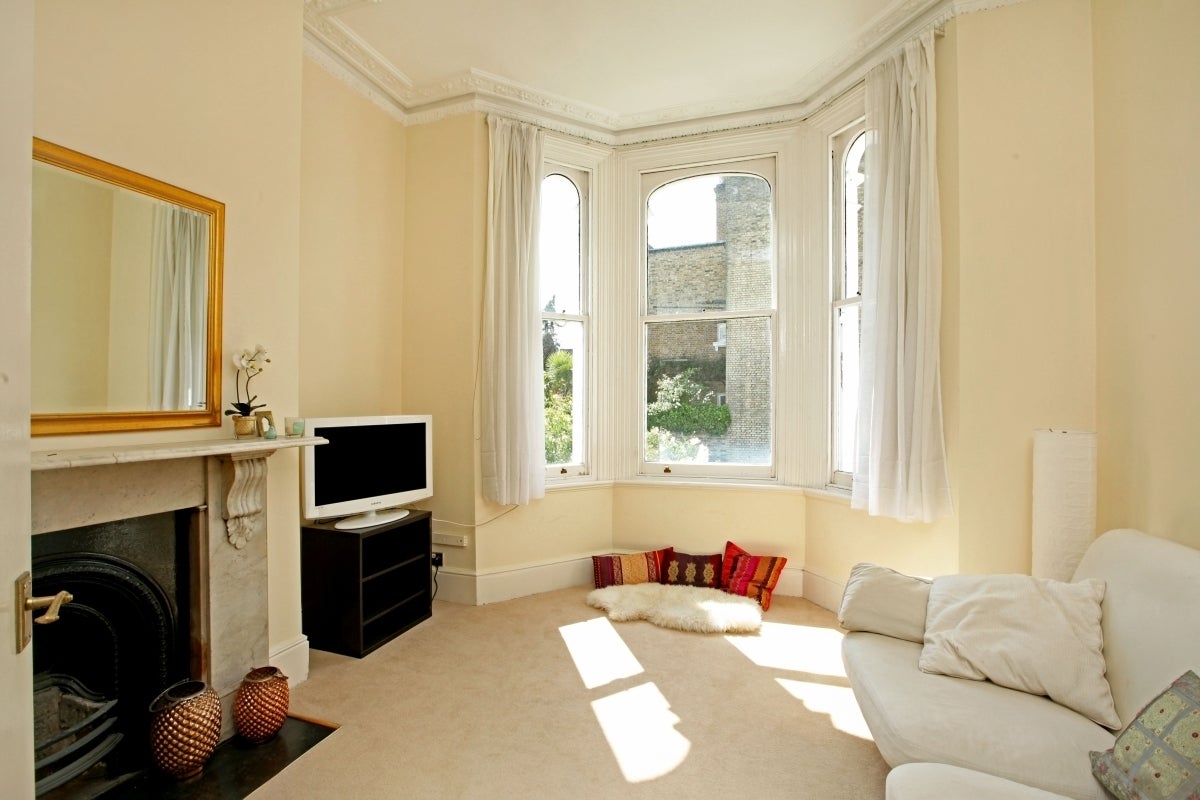 Flat Westcroft Square in Greater London