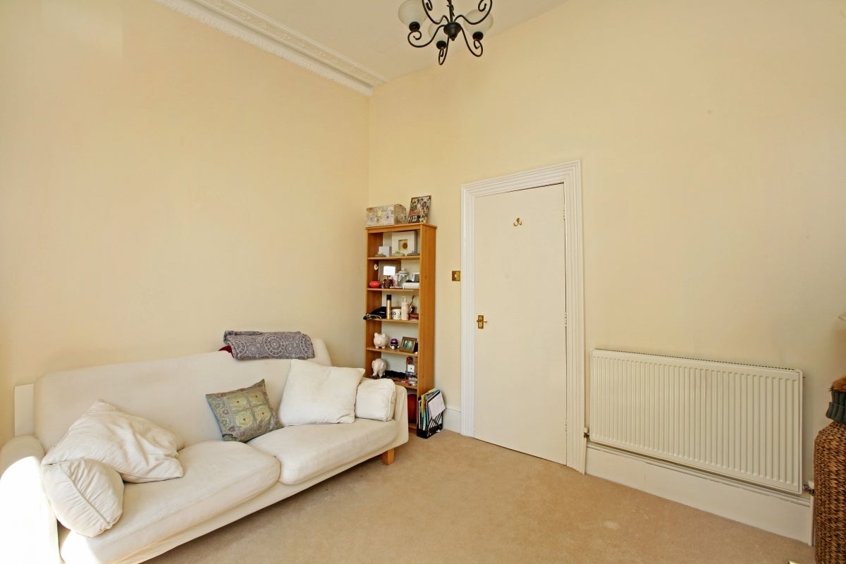 Flat Westcroft Square in Greater London