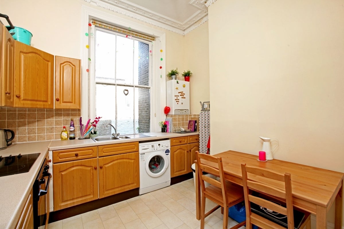 Flat Westcroft Square in Greater London