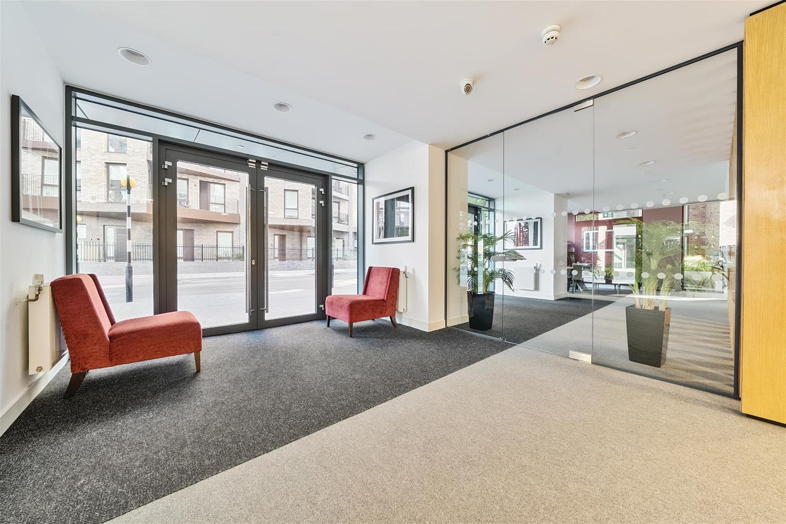 Flat Cherry Orchard Road in Greater London