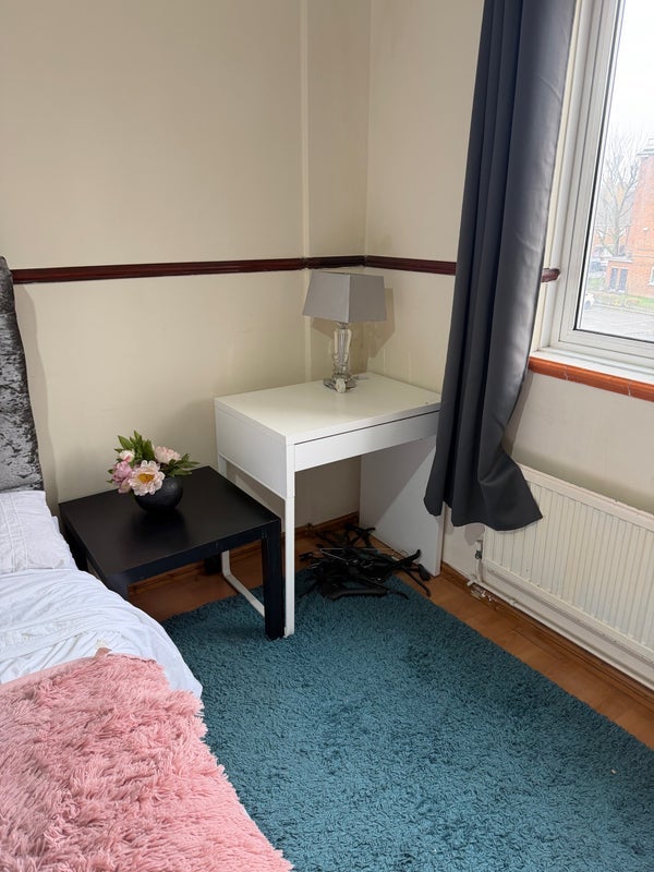 Room Canter Way in Greater London