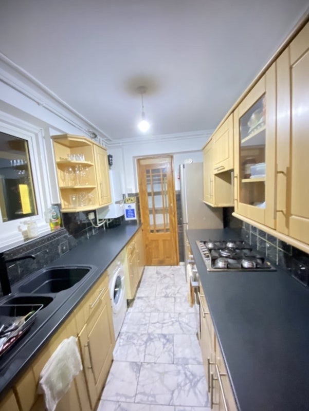 Room Canter Way in Greater London