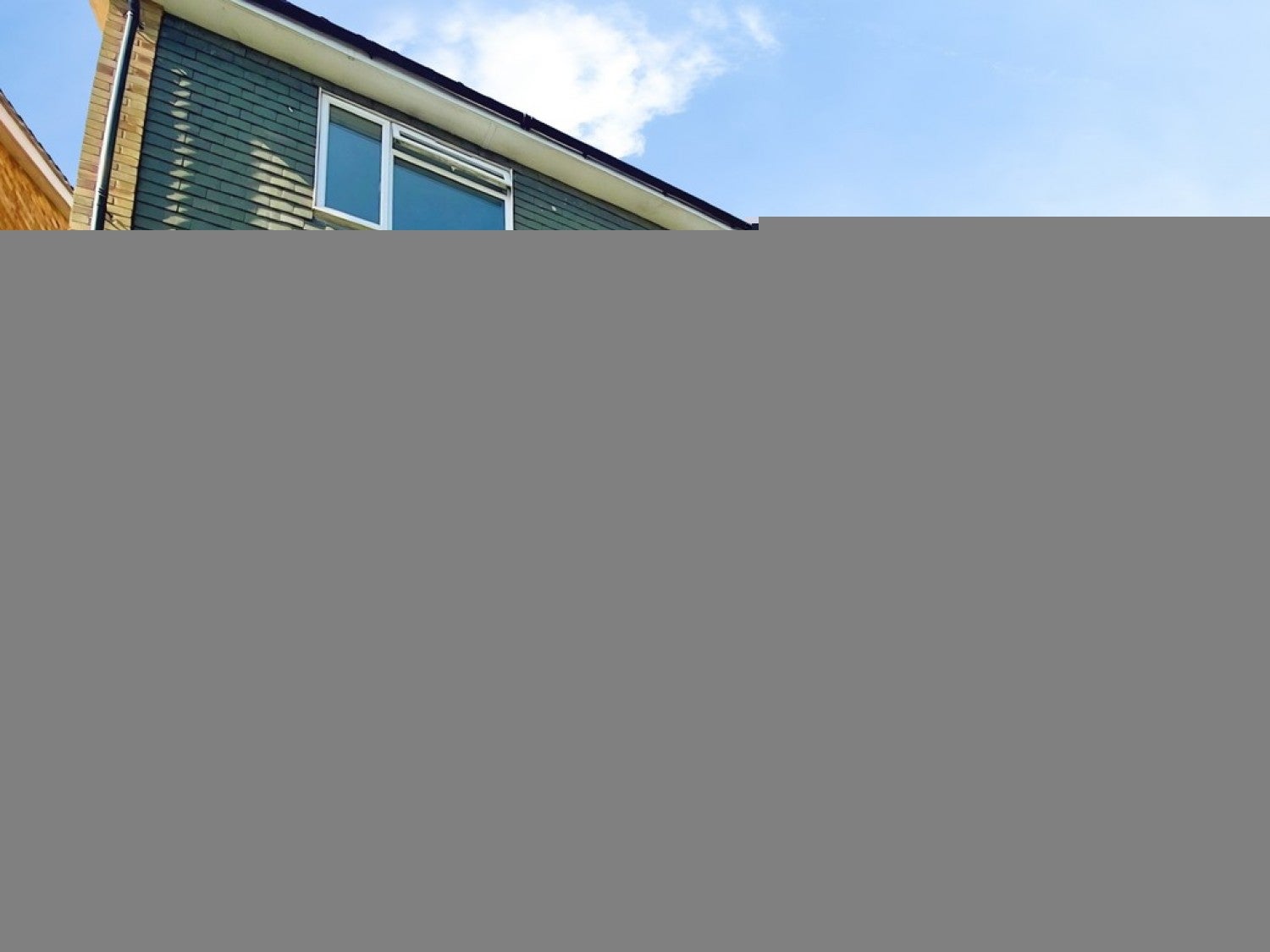 Flat Vine Close in Greater London