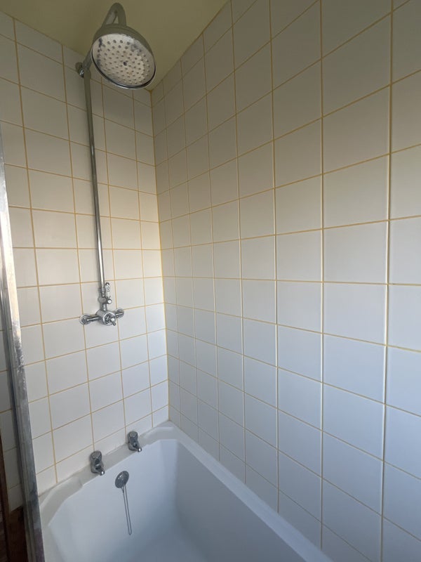 Room Goldsmith Road in Greater London