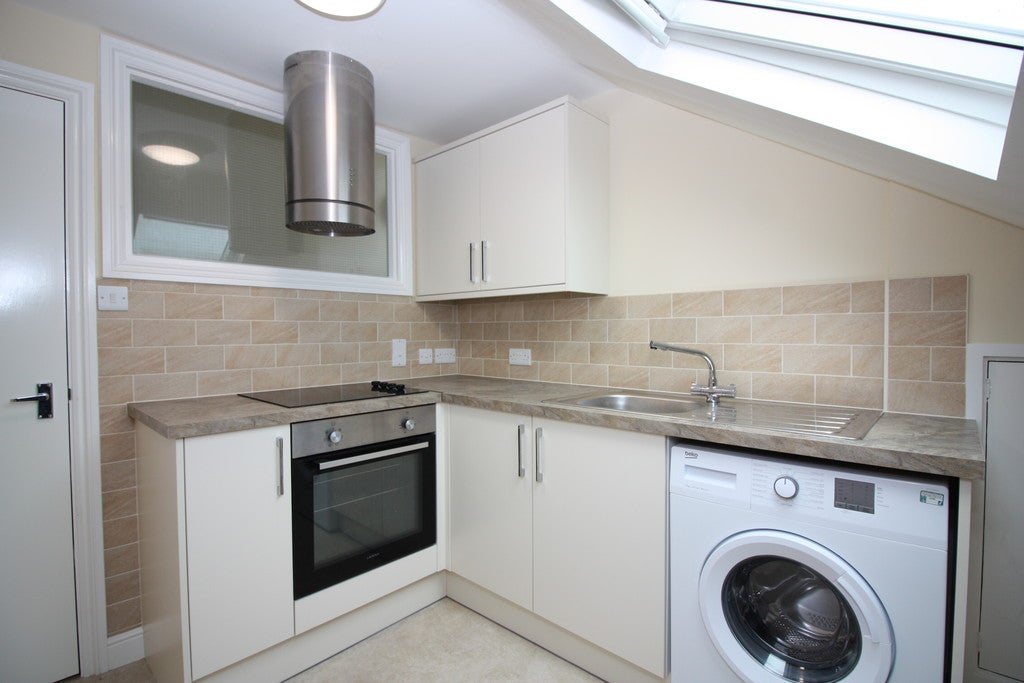 Flat Woodbine Terrace in Exeter