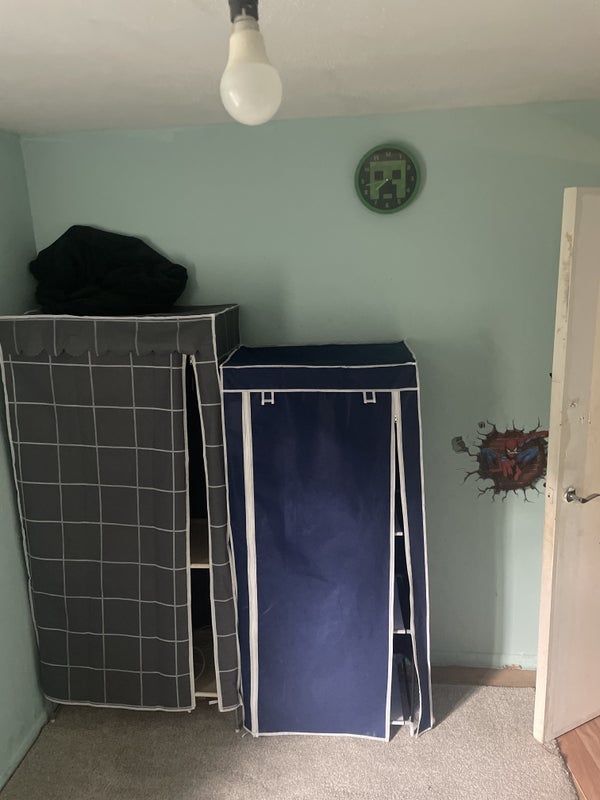 Room Withywood Drive in Telford