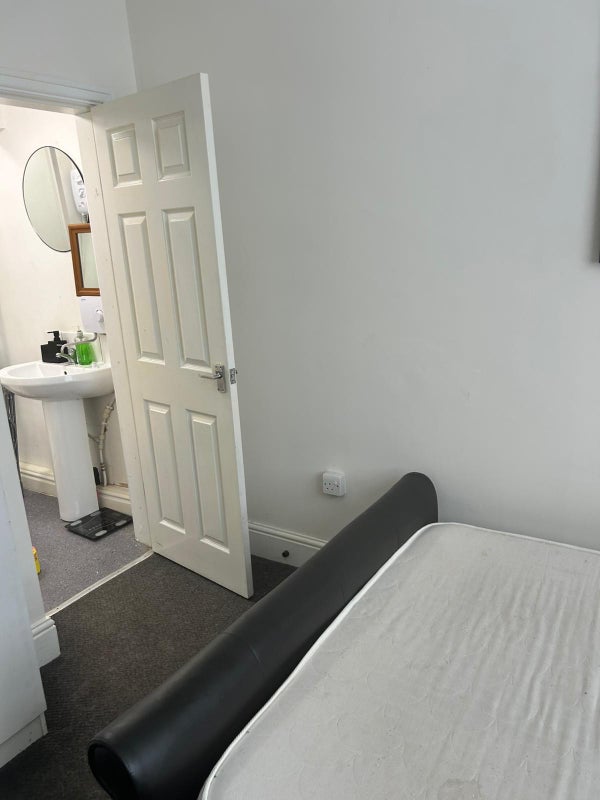 Room Redgrave Street in Oldham
