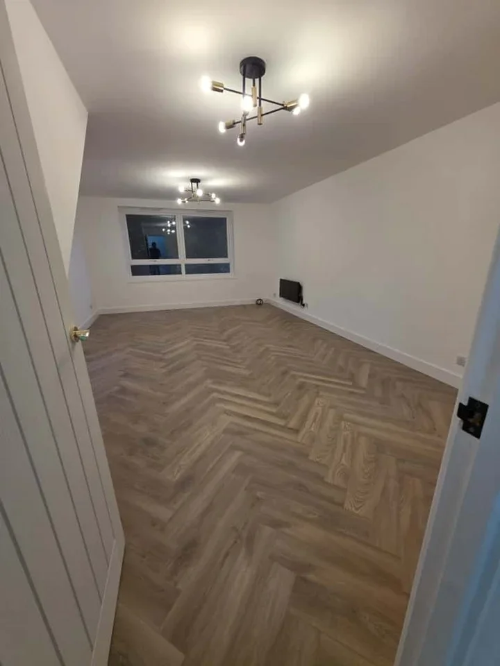 Flat Chepstow Road in Greater London