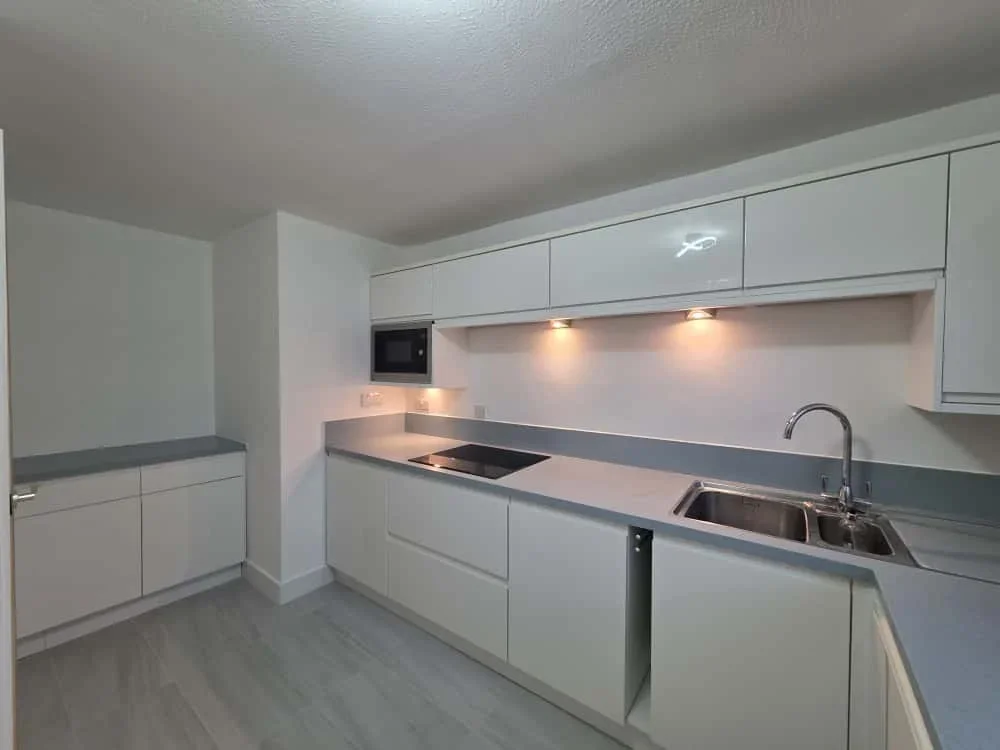 Flat Chepstow Road in Greater London