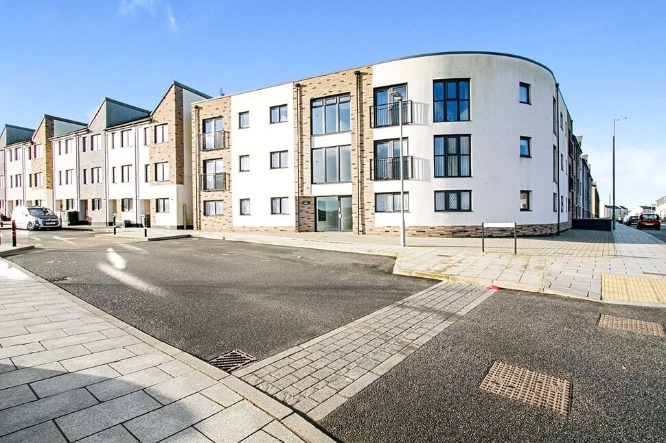 Flat Drop Stamp Road in Camborne
