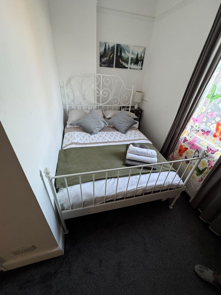 Room Craneford Way in Greater London