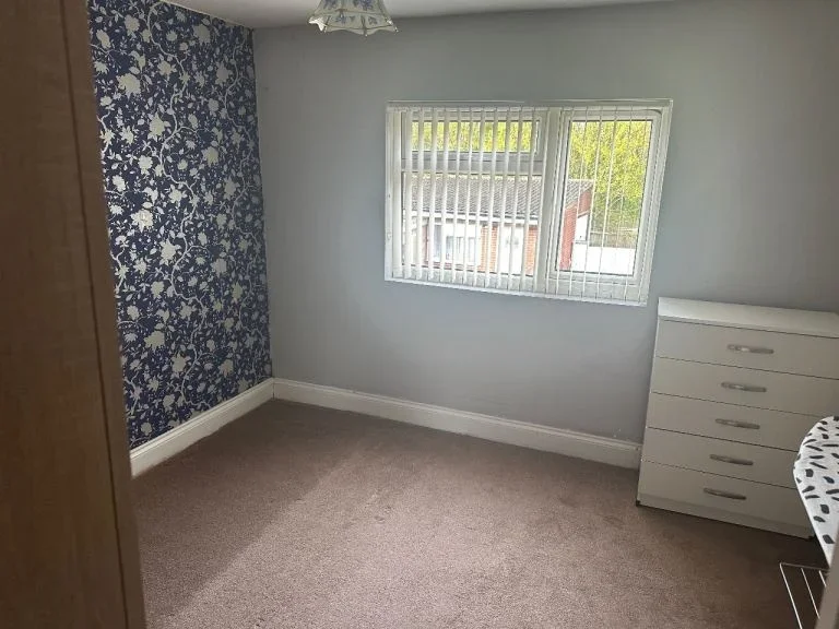 Room Beresford Avenue in Coventry