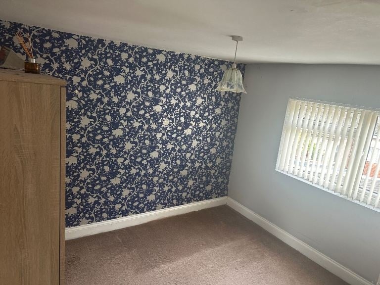 Room Beresford Avenue in Coventry