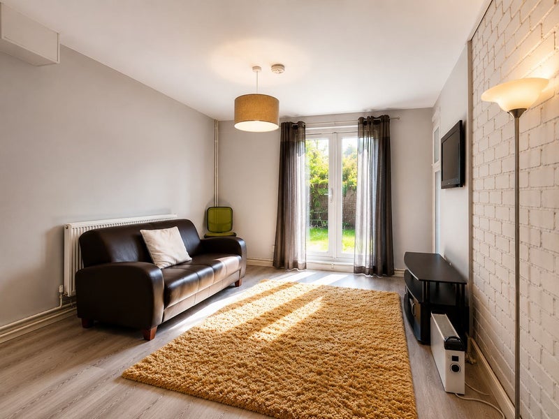 House Wesley Close in Greater London
