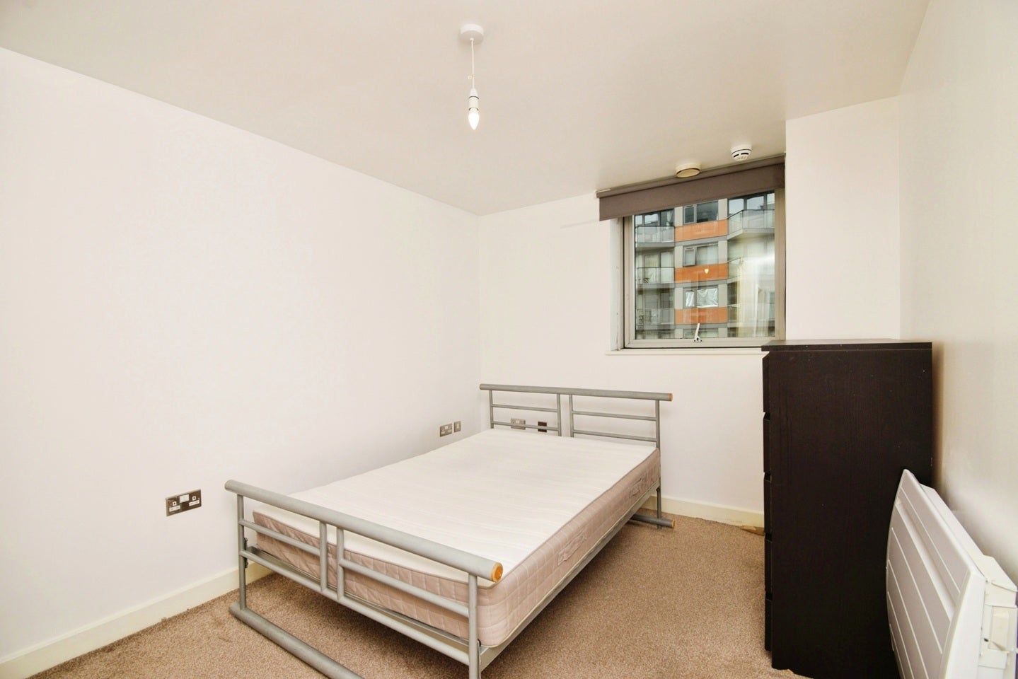 Room Blackwall Way in Greater London
