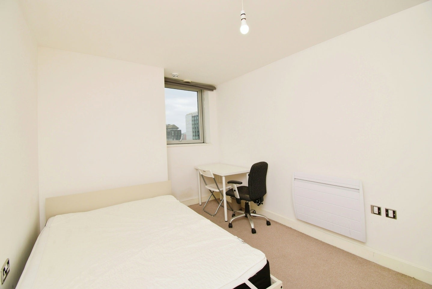 Room Blackwall Way in Greater London
