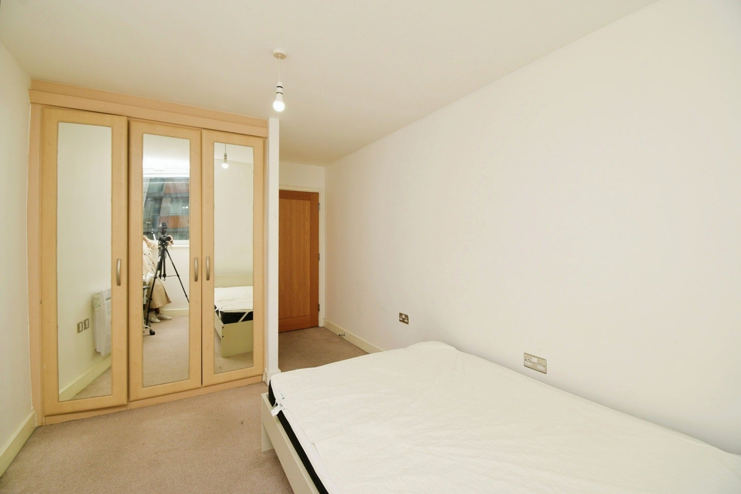 Room Blackwall Way in Greater London