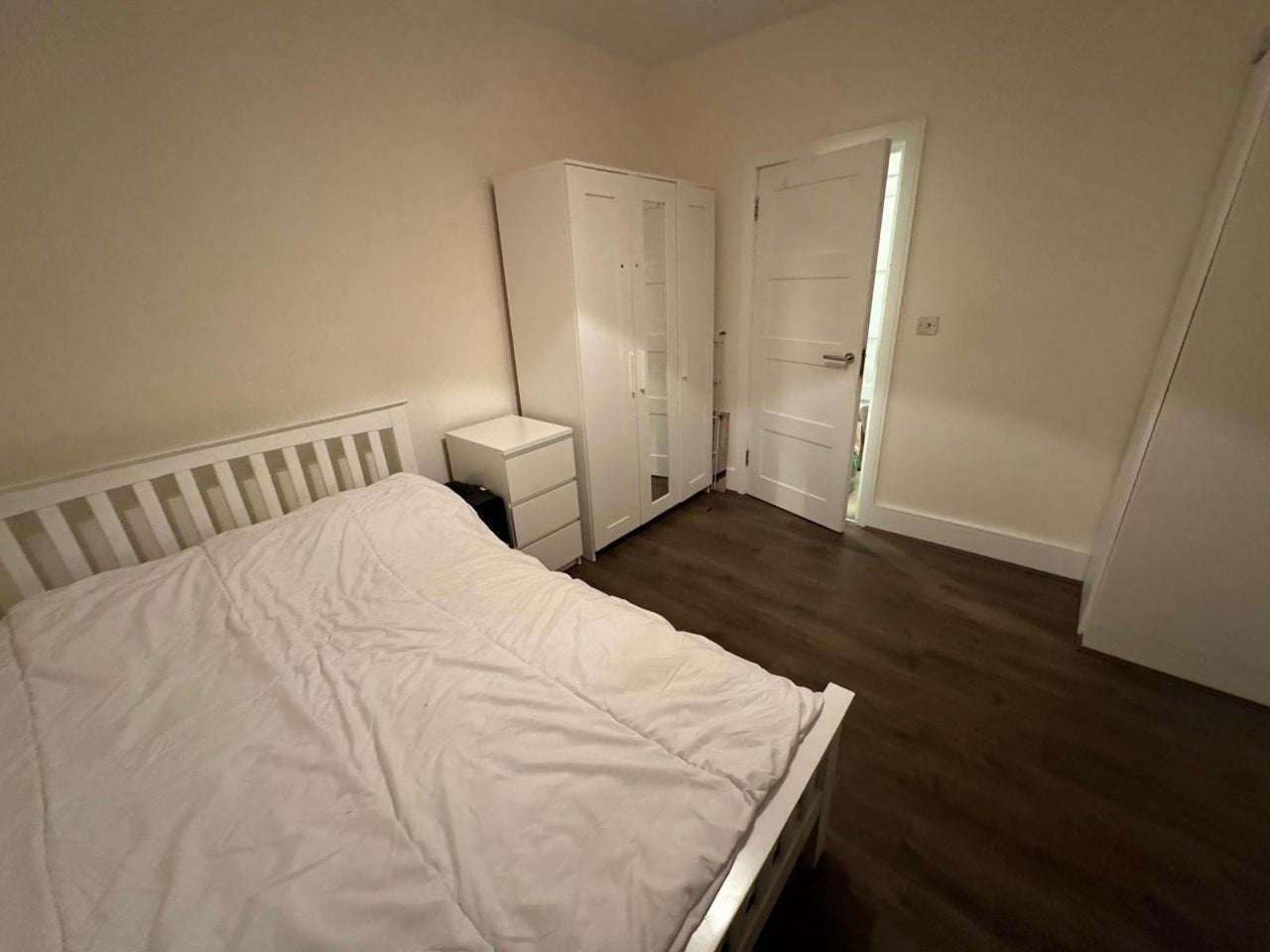 Room Parsonage Street in Greater London