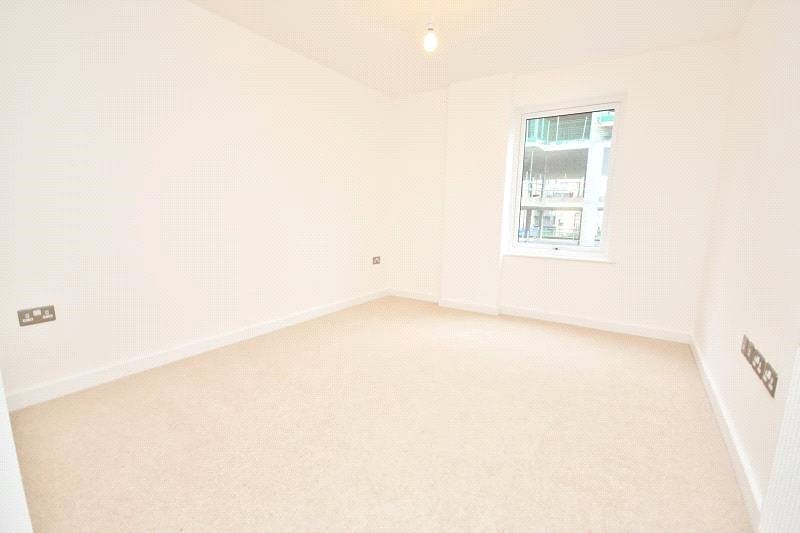 Flat Wideford Drive in Greater London