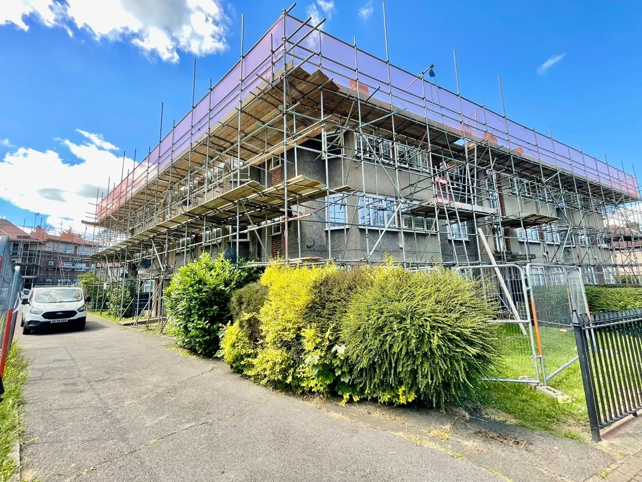 Flat Arundel Drive in Greater London