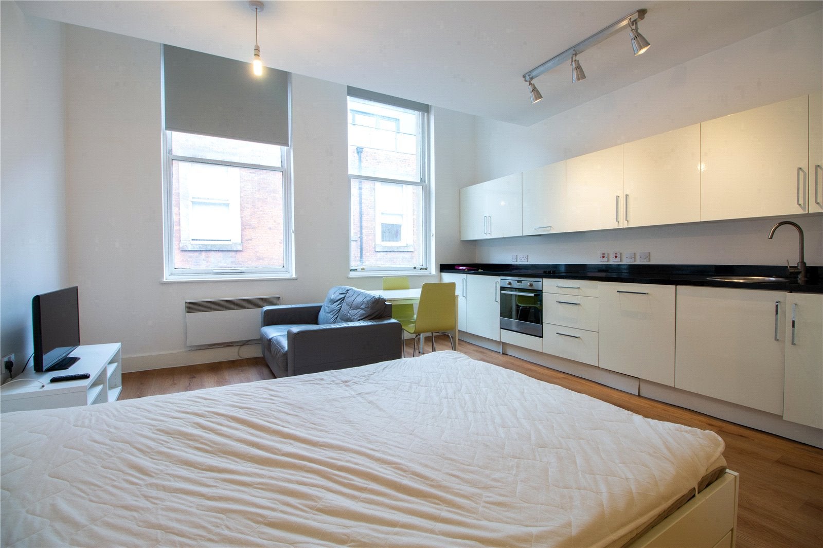 Flat Bexley Square in Salford