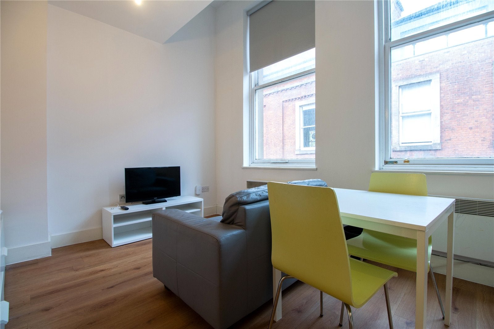 Flat Bexley Square in Salford