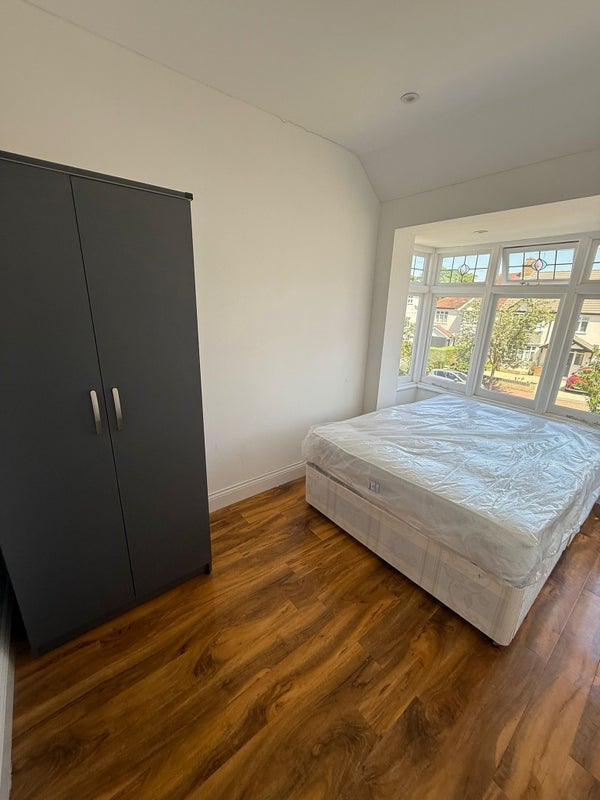 House Whitmore Road in Greater London