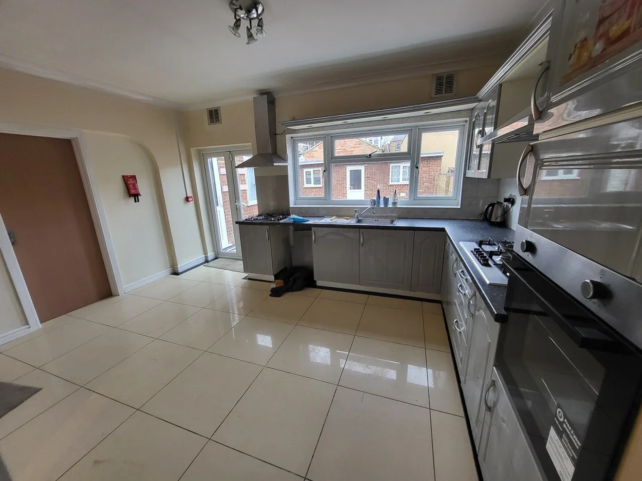 Room Eldon Avenue in Greater London