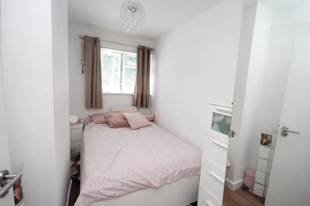 Flat Georges Road in Greater London