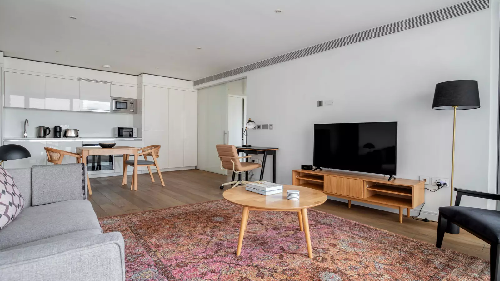 Flat Bucknall Street in Greater London