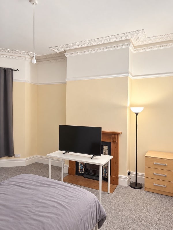 Room Ashley Down Road in Bristol