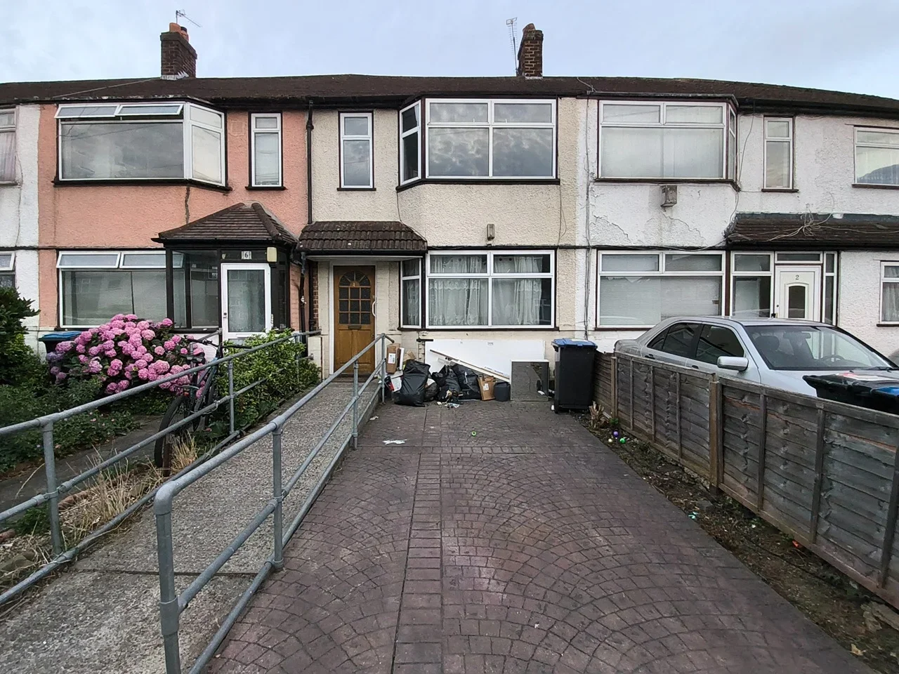 House Shirley Grove in Greater London