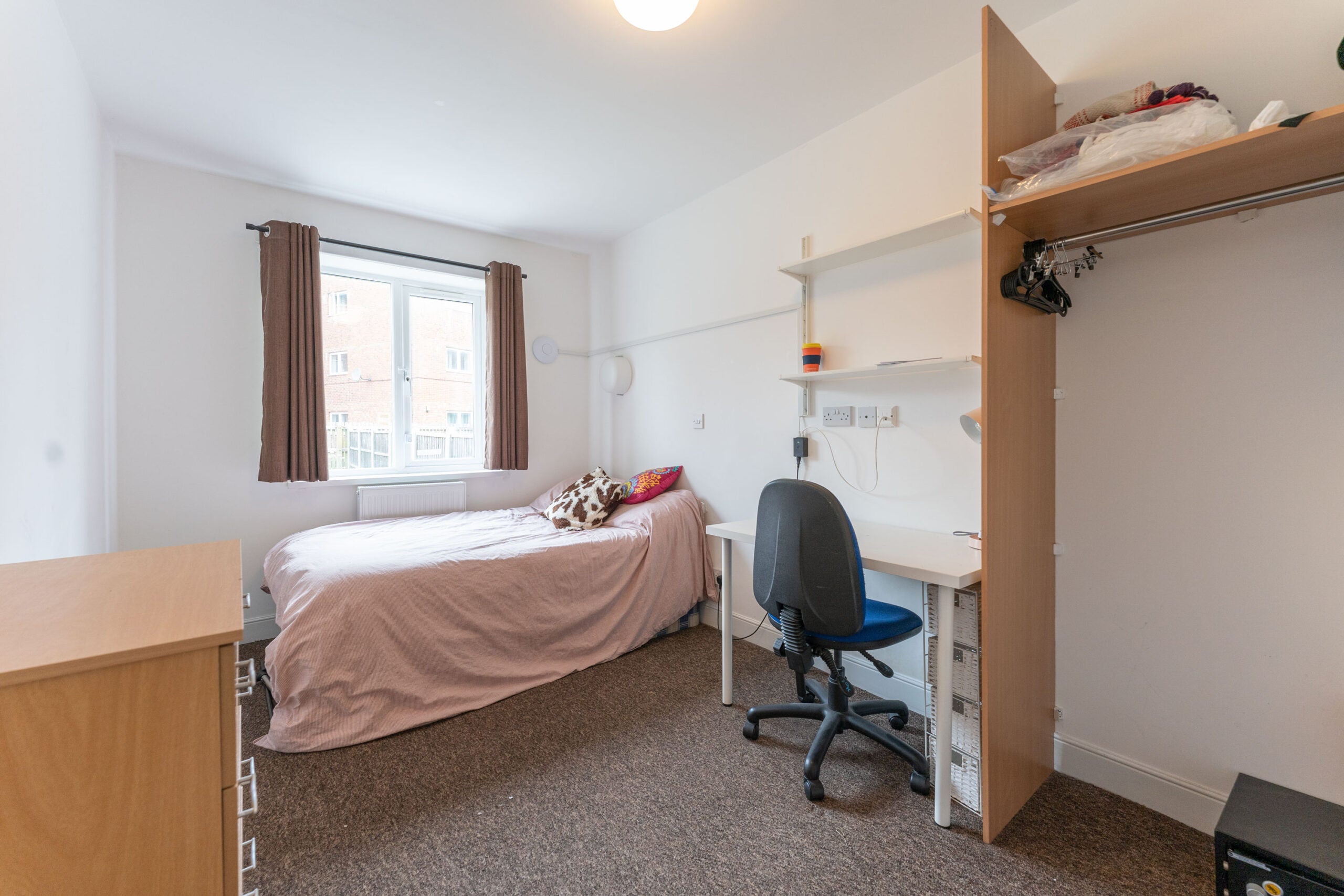 Room Harrow Road in Birmingham
