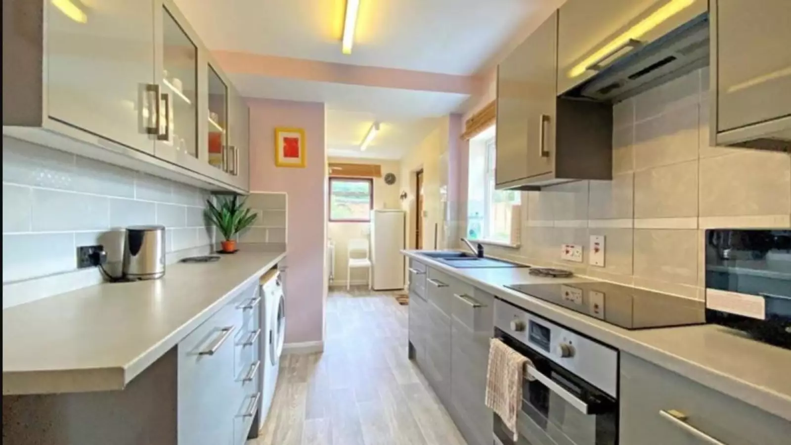 Flat Gordon Road in Greater London
