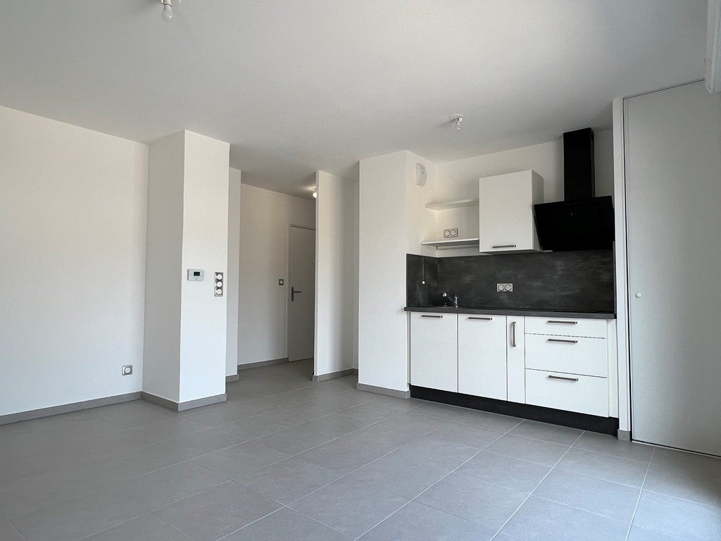 Flat Rue de la Combe in Porte des Pierres Dorées