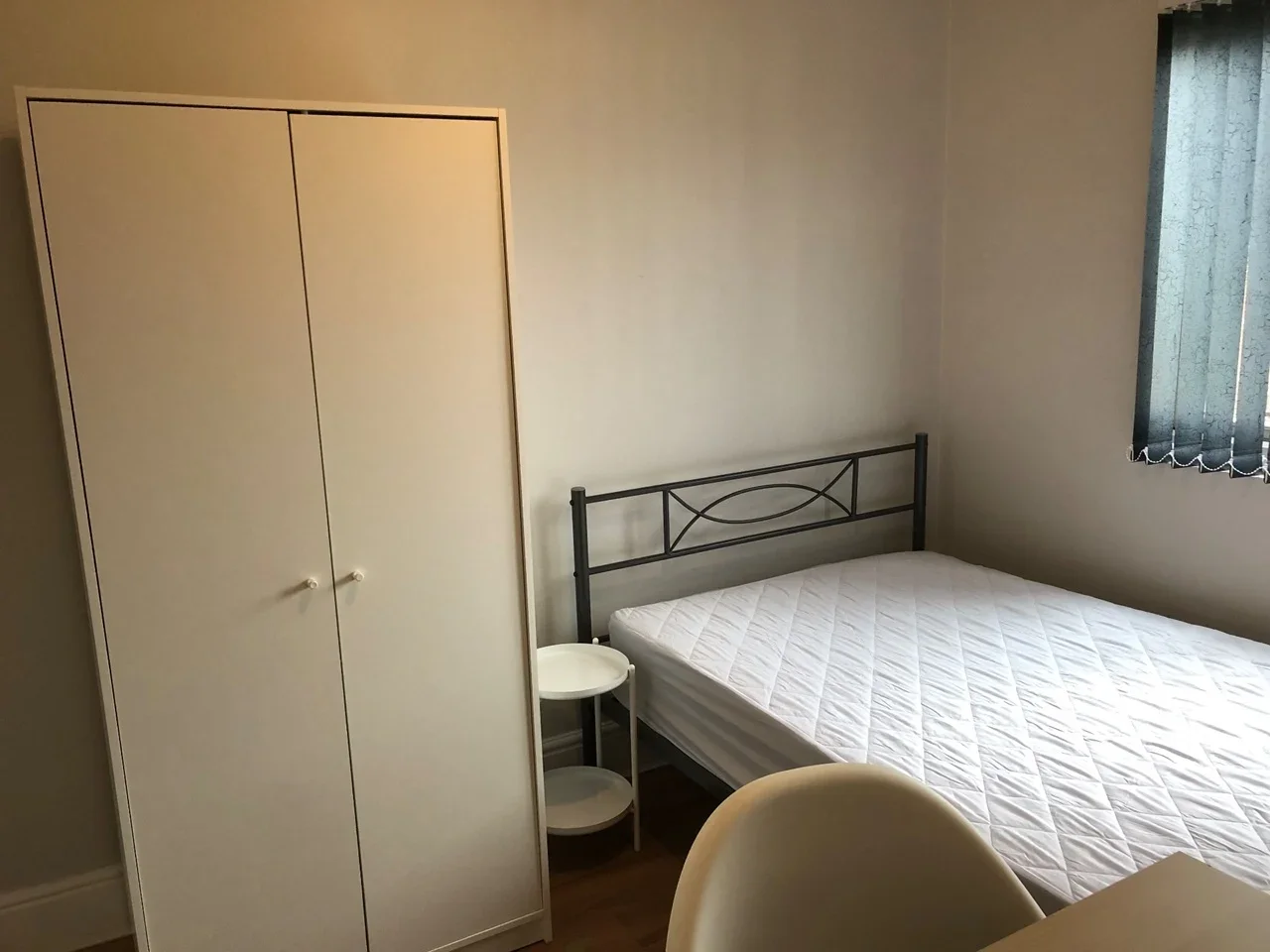 Room Edmund Road in Sheffield