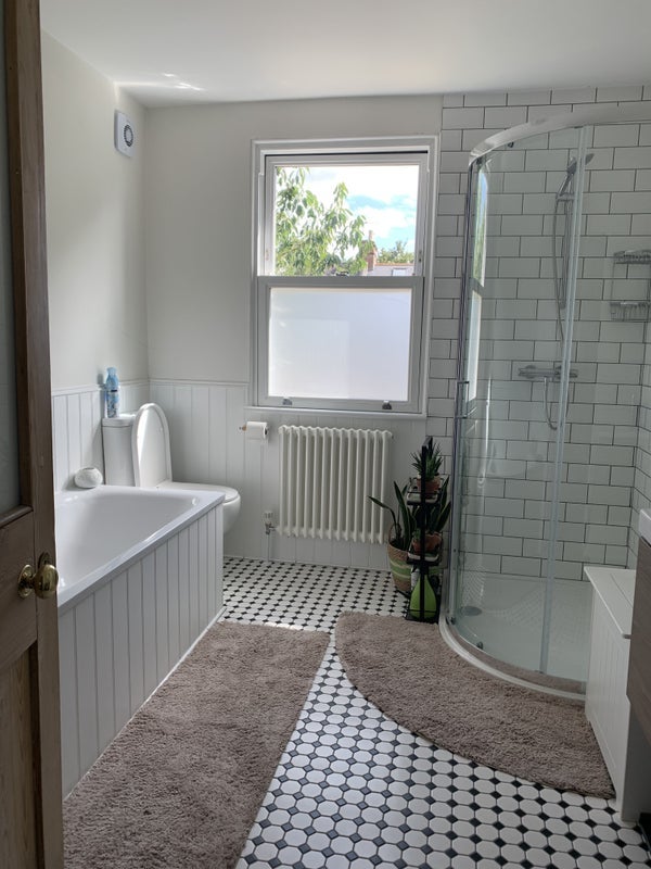 Room Chelmsford Road in Greater London